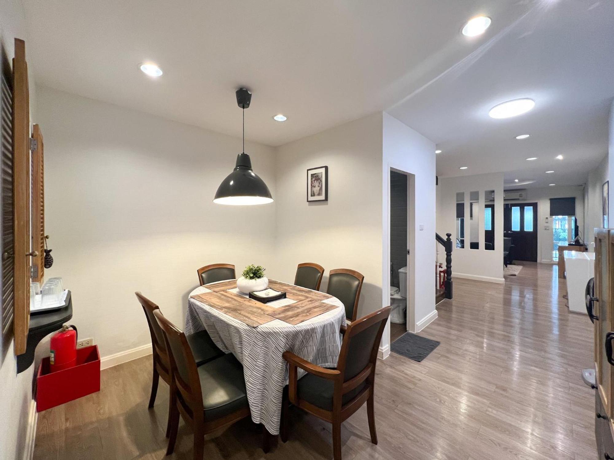 Neveu Premier Residence : Ratchada Bangkok Kültér fotó